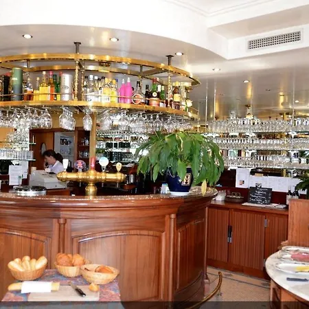 Hotel Du Roy