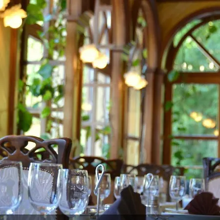 Du Roy Hotel 3*